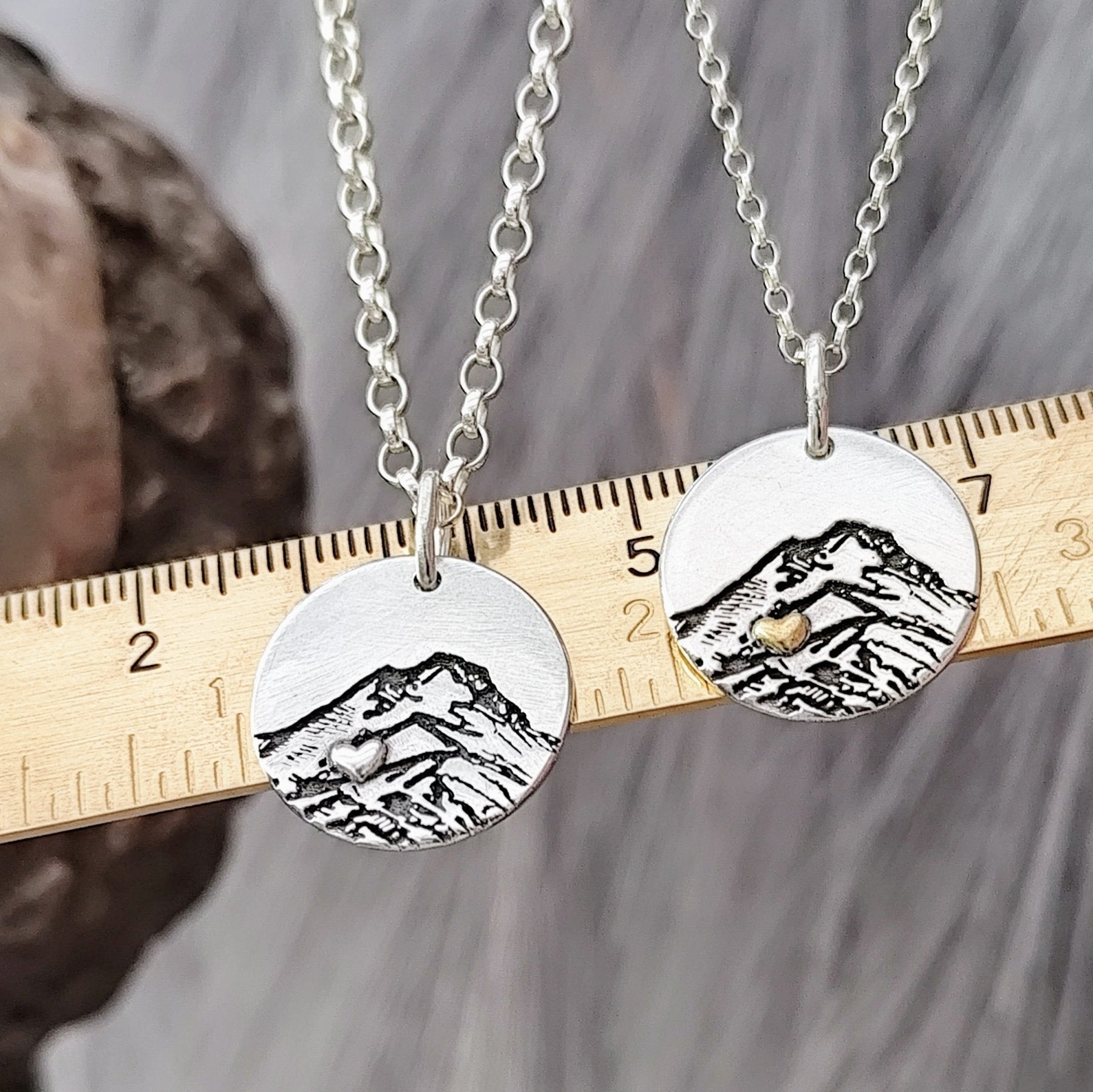 Kettenanhänger Berge "Bergliebe" aus recyceltem 925er Silber, handgefertigt