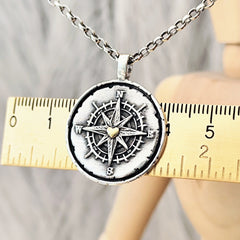 Kettenanhänger "Kompass mit goldenem Herz" RUSTIC RAHMEN, recyceltes Silber