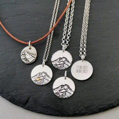 Anhänger "Berge", recyceltes 925er Silber, Gravur Rückseite, personalisierbar, Geschenk für Wanderer und Bergliebhaber.