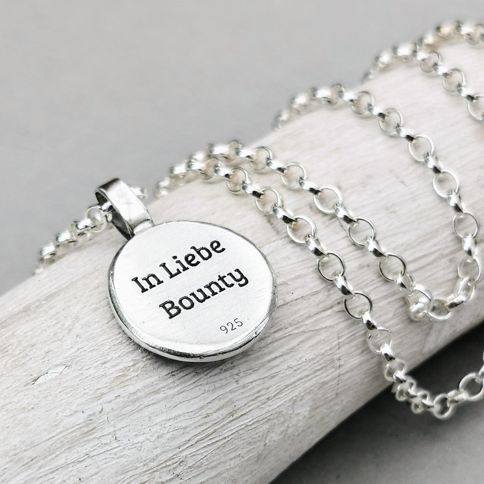 Familien - Anhänger mit Buchstaben & Anker und Gravur auf der Rückseite - animoART