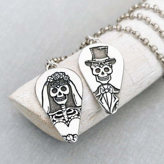 Kettenanhänger "La catrina & her lover" aus recyceltem 925er Silber, handgefertigt in Deutschland