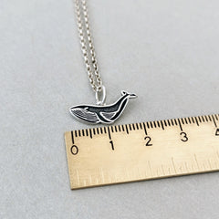 Kettenanhänger "Kleiner Wal" aus 925er recyceltes Sterlingsilber, handgefertigt