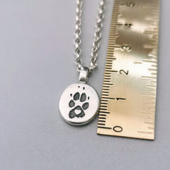 Kettenanhänger mit eigenem Pfotenabdruck "Nugget", handgefertigt mit recyceltem Silber