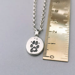 Kettenanhänger mit eigenem Pfotenabdruck "Nugget", handgefertigt mit recyceltem Silber