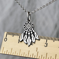 Kettenanhänger "kleiner Traumfänger" recyceltes Sterlingsilber, handgefertigt