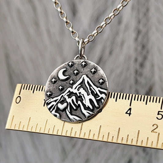 Kettenanhänger "Bergliebe bei Nacht" recyceltes Silber, handgefertigt