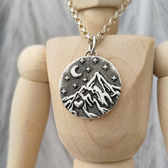 Kettenanhänger "Bergliebe bei Nacht" recyceltes Silber, handgefertigt