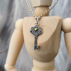 Kettenanhänger "Schlüssel mit Herz" recyceltes Silber, handgefertigt