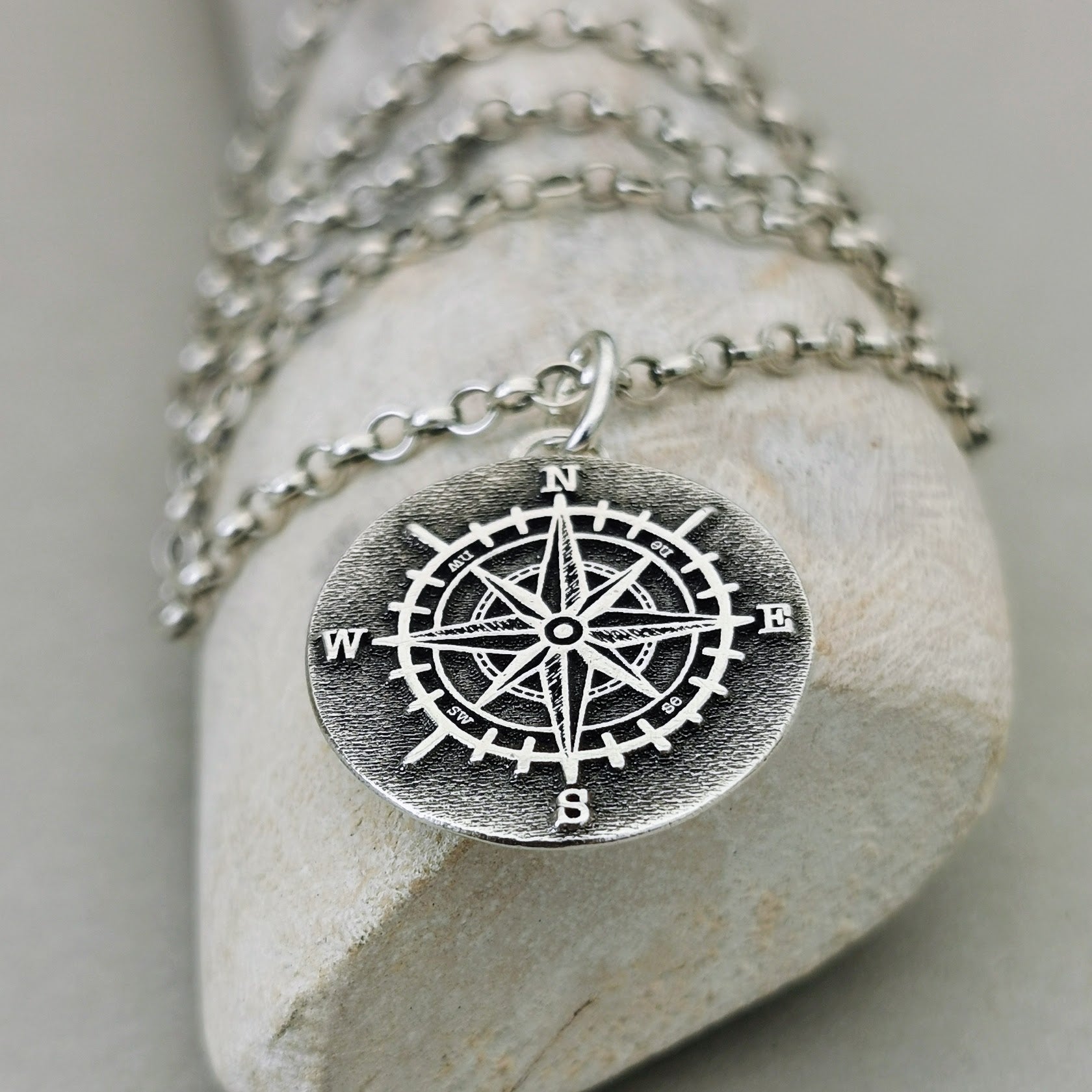 Kompassanhänger 925er Silber, wahlweise mit individueller Gravur auf der Rückseite