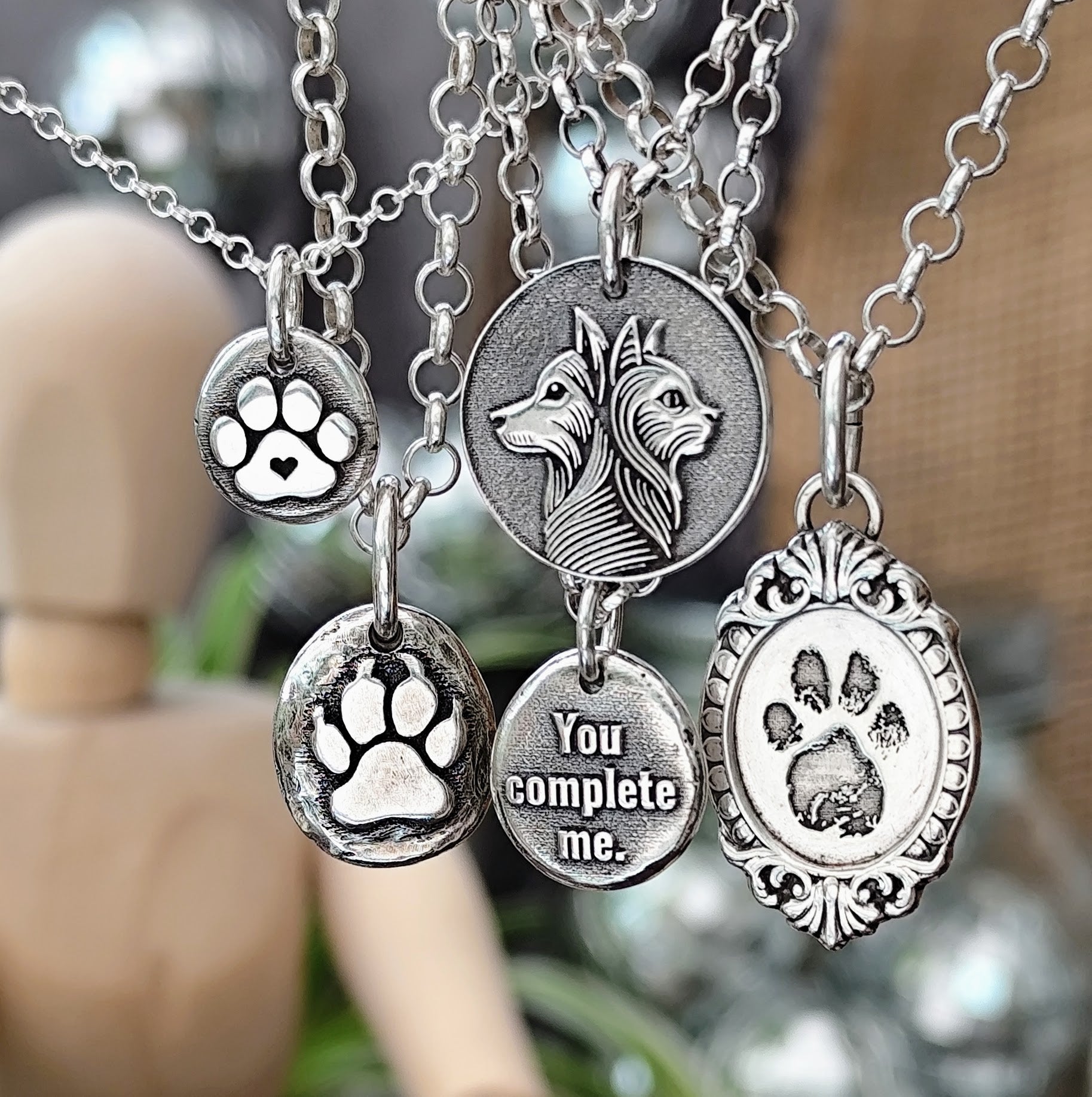 Pfoten von Hund und Katze als Kettenanhänger aus 925 Silber, handgefertigt in Deutschland, animoART