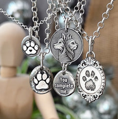Pfoten von Hund und Katze als Kettenanhänger aus 925 Silber, handgefertigt in Deutschland, animoART