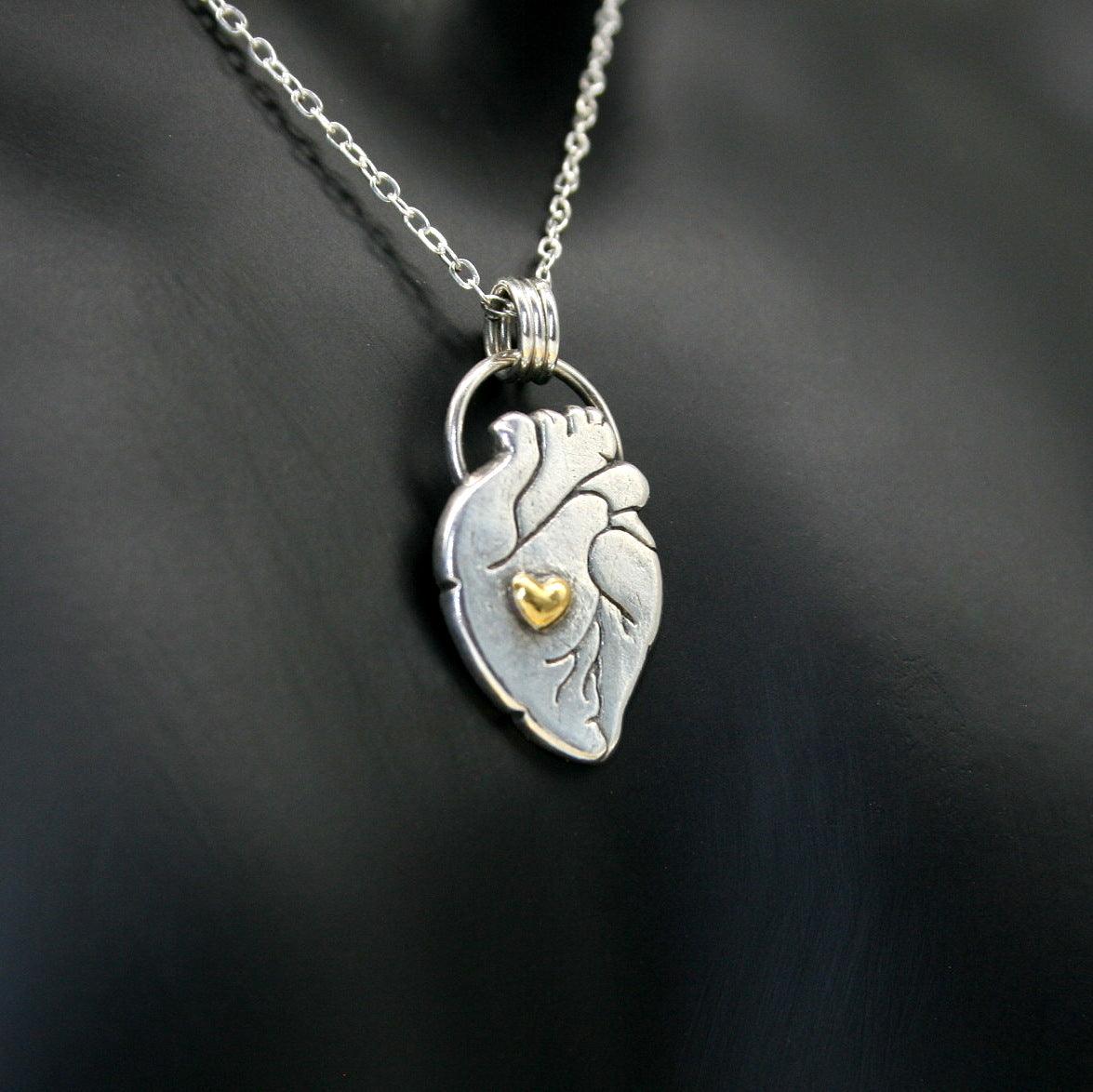 Anhänger "Liebe im Herzen" Bicolor, Anatomisches Herz aus recyceltem Sterlingsilber, handgefertigt - animoART