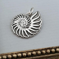 Anhänger NAUTILUS, handgefertigtes Unikat aus recyceltem Silber - animoART