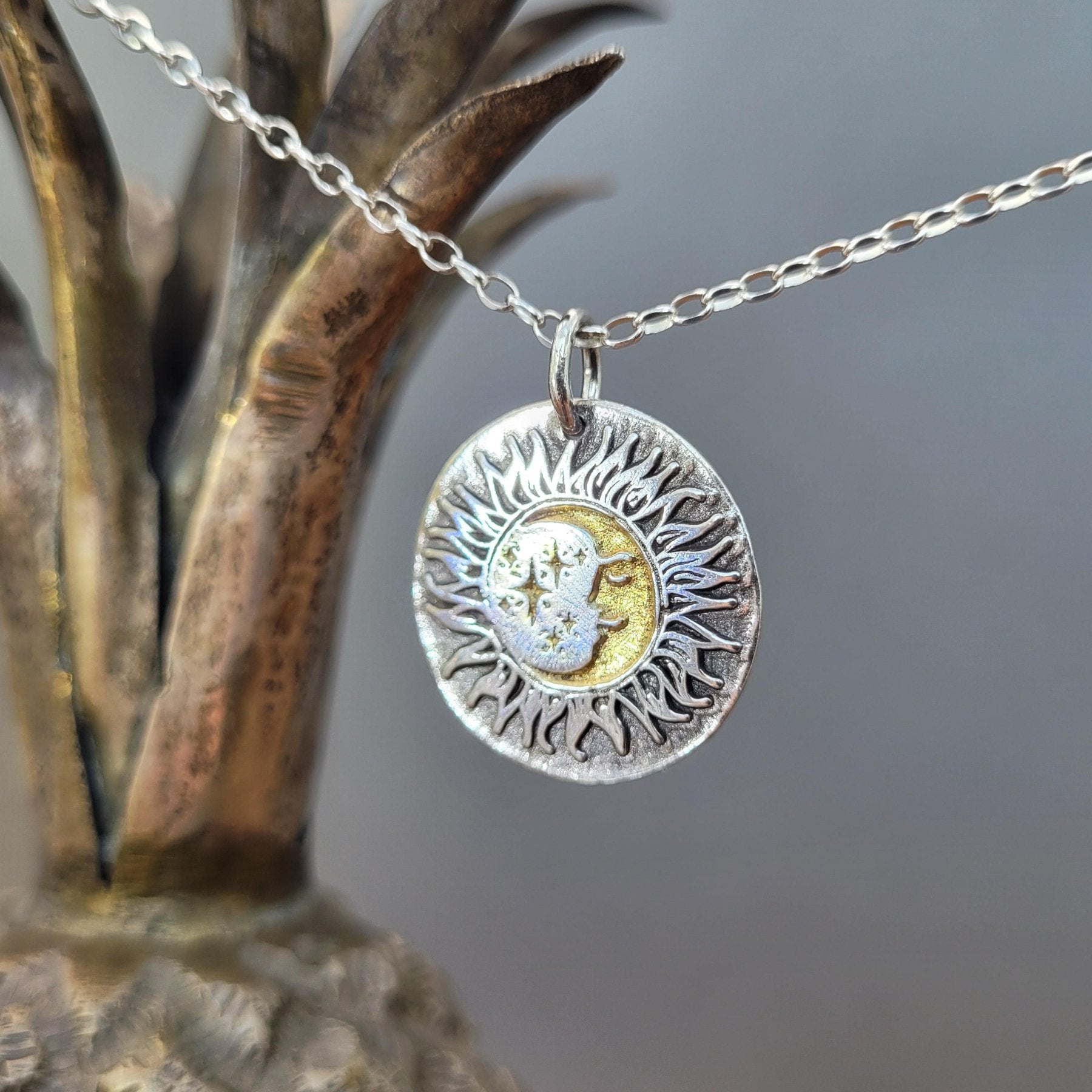 Anhänger "Sonne Mond und Sterne" Bicolor, aus recyceltem Sterlingsilber und 24Karat Gold, handgefertigt - animoART