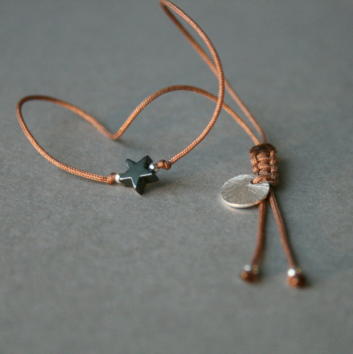 ARMBAND "Stern" mit Hämatit & Bedeutung_Schmuck_handmade_animoART