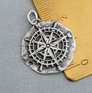 Kettenanhänger "Kompass" im RUSTIC STYLE, handgefertigt mit recyceltem Silber - animoART