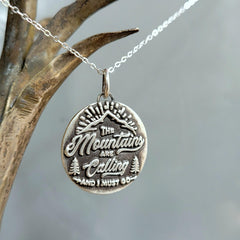 Kettenanhänger "The mountains are calling" recyceltes Silber, handgefertigt - animoART