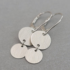 Ohrringe "Little Discus" 925er Silber, 2 gebürstete Plättchen - animoART