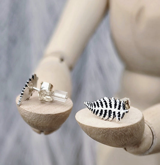 Ohrringe "kleiner Farn" handgefertigt mit 925 Silber