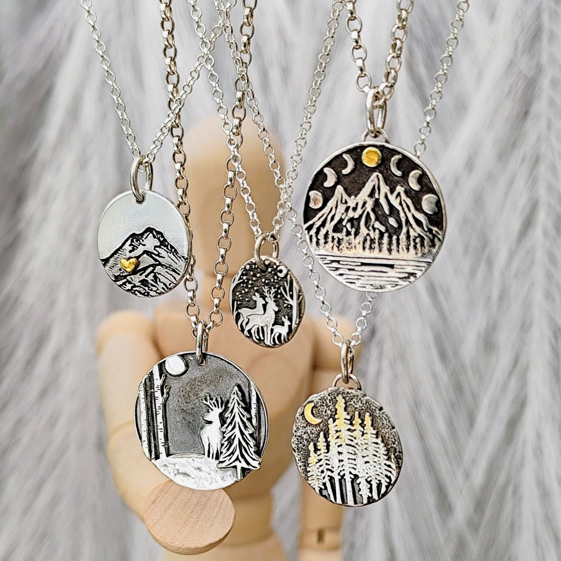 Kettenanhänger "Wald im Mondschein" aus recyceltem 925er Silber, handgefertigt
