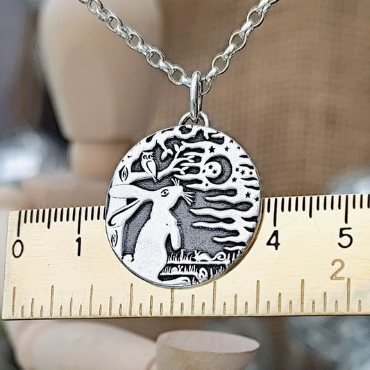 Kettenanhänger "Hase im Mondschein" aus 925er recyceltem Silber, handgefertigt