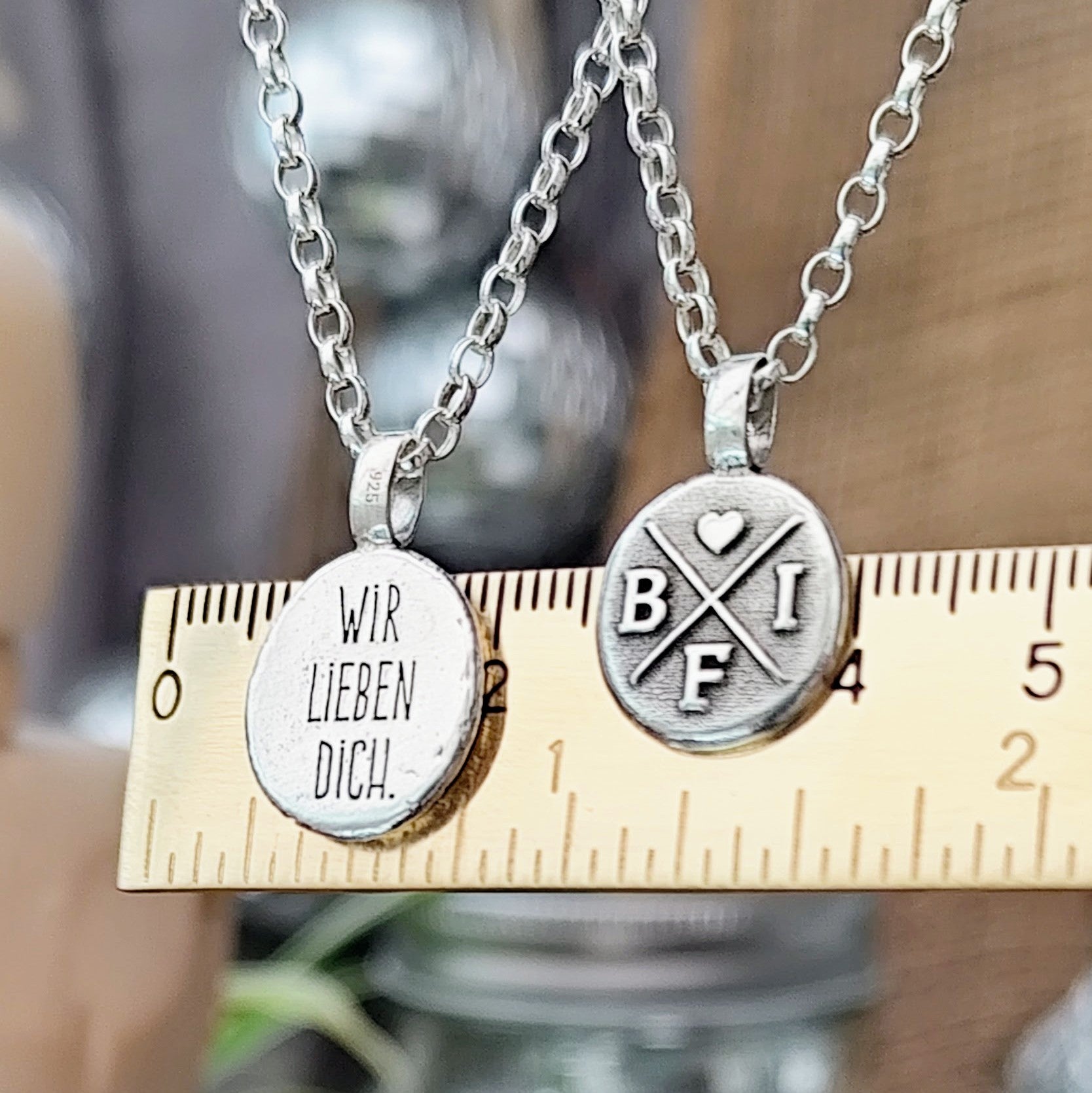 Familien - Anhänger mit Buchstaben & Anker und Gravur auf der Rückseite