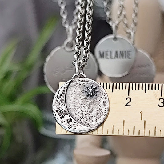 Kettenanhänger "Mond & Sonne" aus recyceltem 925er Silber, handgefertigt in Deutschland