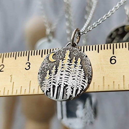 Kettenanhänger "Wald im Mondschein" aus recyceltem 925er Silber, handgefertigt