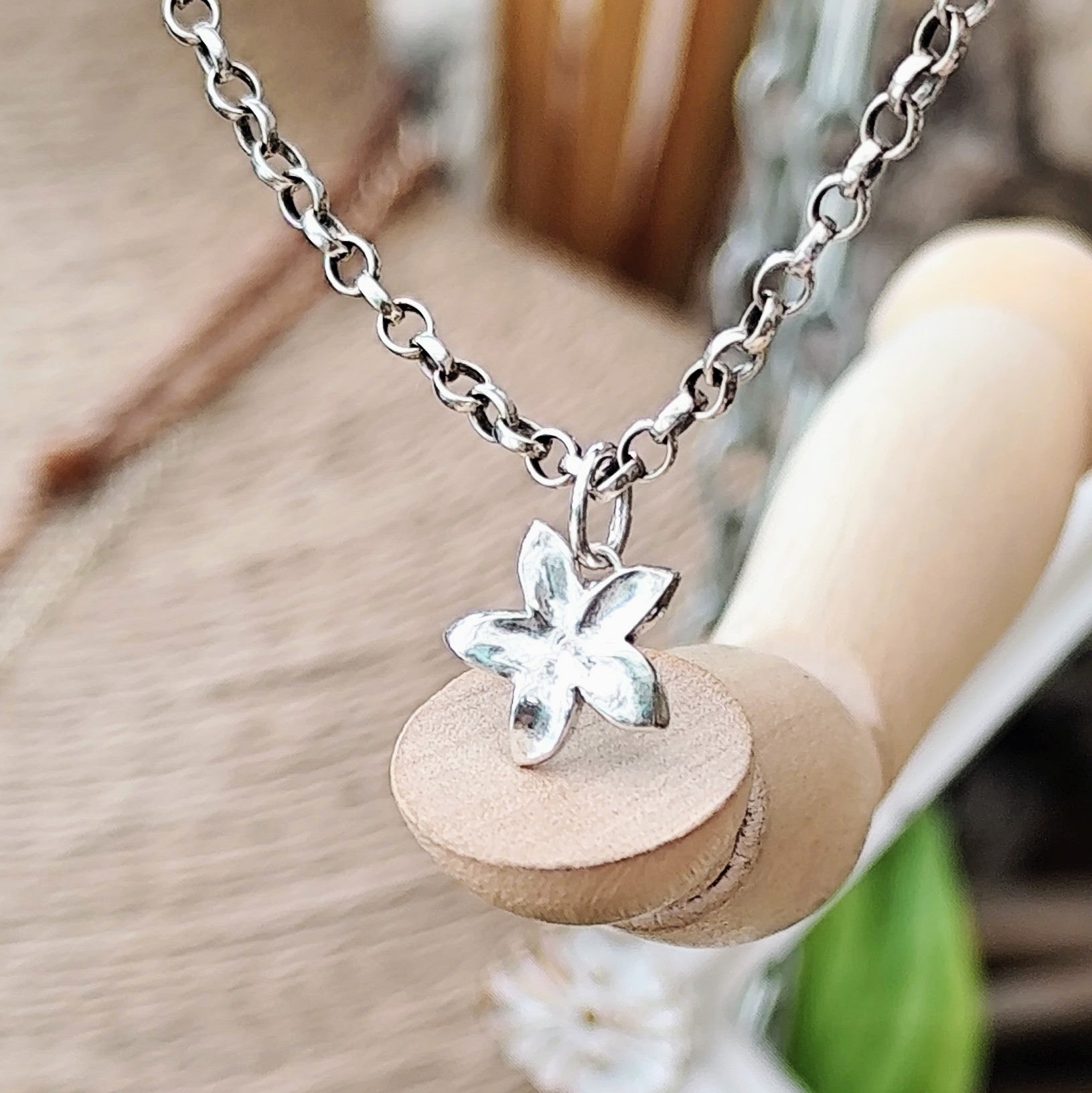Kettenanhänger "Blüte" recyceltes Silber
