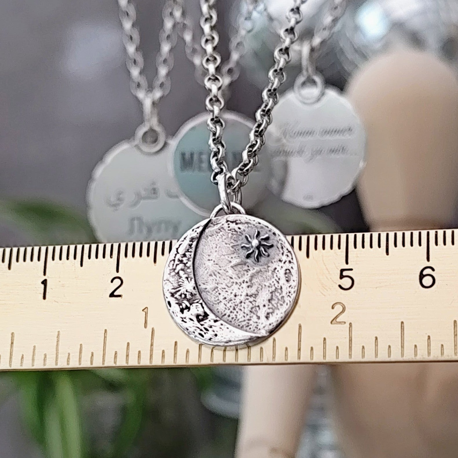 Kettenanhänger "Mond & Sonne" aus recyceltem 925er Silber, handgefertigt in Deutschland