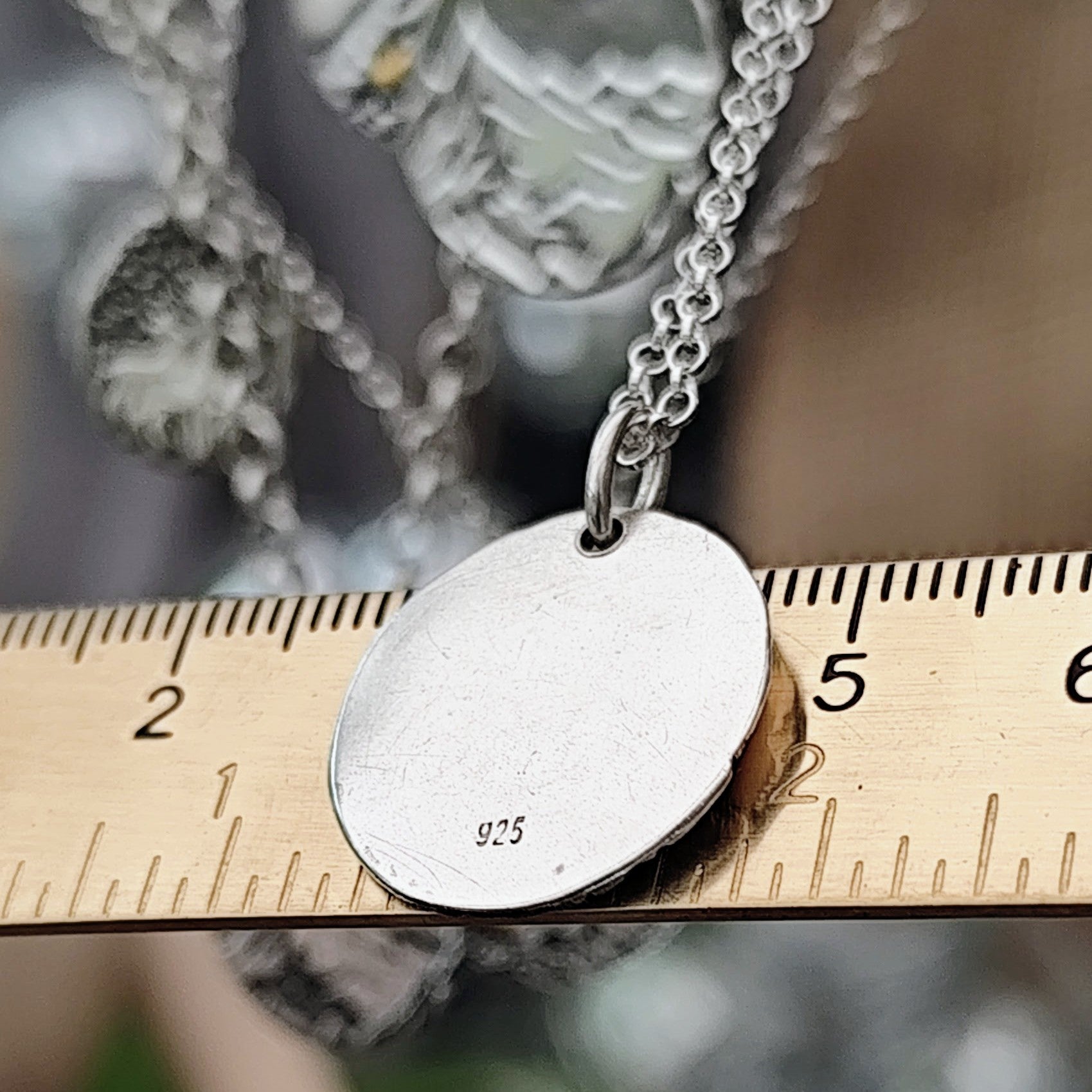 Kettenanhänger Berge mit Lab - Opal aus recyceltem 925er Silber, handgefertigt