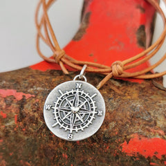 Kettenanhänger "Kompass mit Herz" recyceltes Silber - animoART
