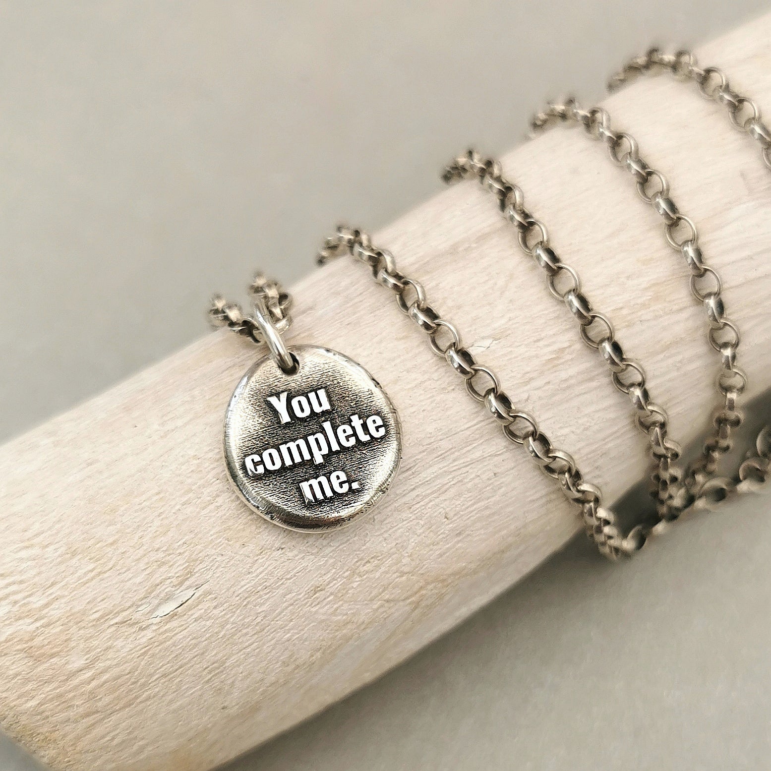 Kettenanhänger mit Spruch: You complete me, handgefertigter Nugget mit recyceltem Silber - animoART