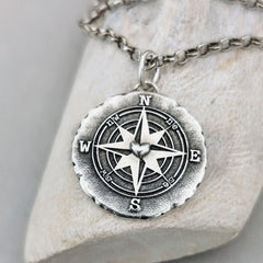 » Ketten - Anhänger "Folge deinem Herzen" » aus 925 Sterlingsilber » Kanten mit rustikalem Finish » Anhänger Durchmesser ca. 22mm » große Öse zum Einfädeln von Ketten » Anhänger mit oder ohne Kette erhältlich » Handgefertigt im Atelier animoART