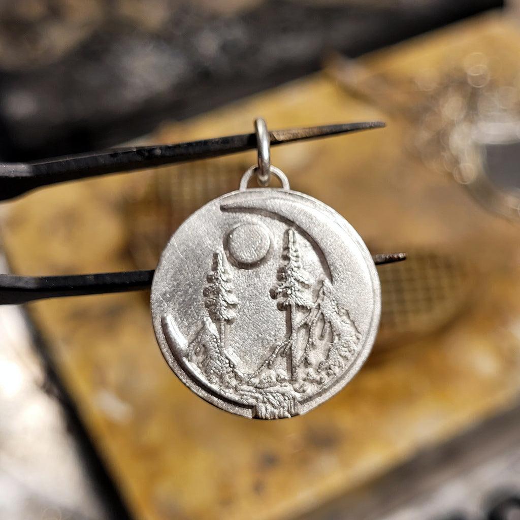 Kettenanhänger "Mondlandschaft" aus recyceltem 925er Silber, handgefertigt in Deutschland - animoART