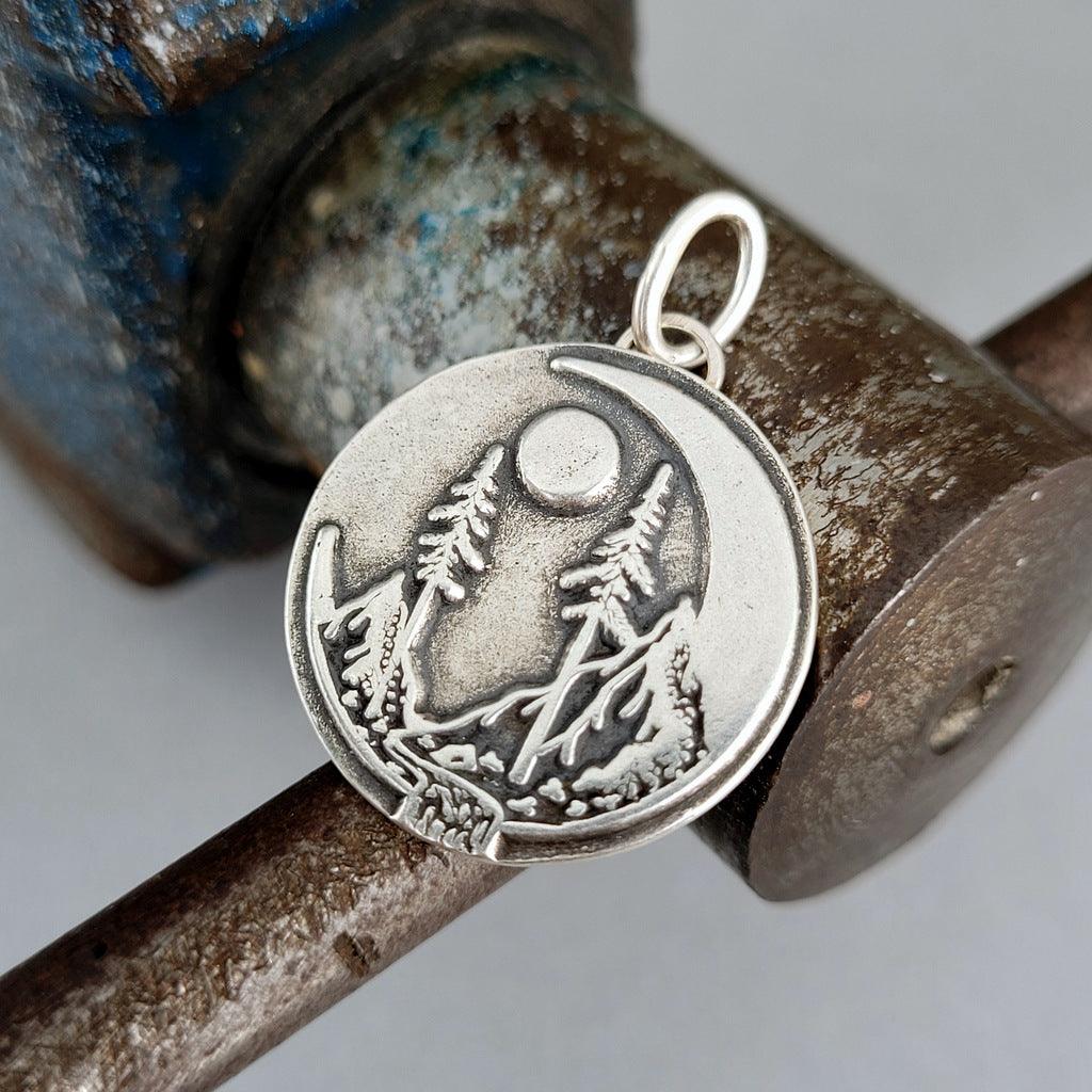 Kettenanhänger "Mondlandschaft" aus recyceltem 925er Silber, handgefertigt in Deutschland - animoART