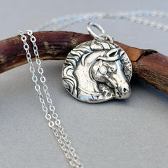 Kettenanhänger "Pferdekopf" recyceltes Sterlingsilber, handgefertigt - animoART