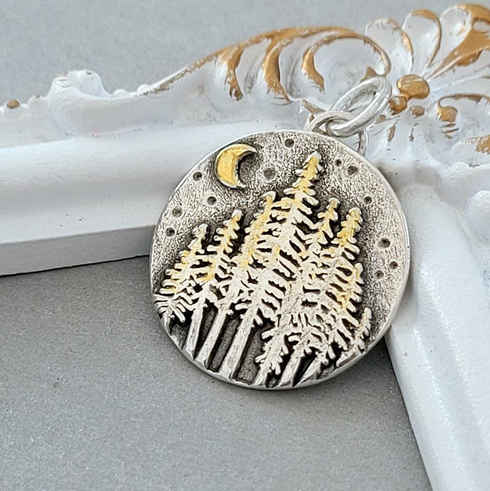 Kettenanhänger "Wald im Mondschein" aus recyceltem 925er Silber, handgefertigt
