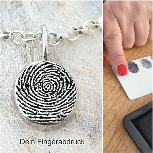 Silberanhänger mit personalisiertem Fingerabdruck – handgefertigtes Unikat aus recyceltem Silber.