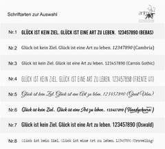 Verleihe deinem Schmuckstück von animoART mehr Einzigartigkeit mit einer persönlichen Gravur. Wähle aus 8 verschiedenen Schriftarten und gestalte ein Unikat. Entdecke nachhaltigen, handgefertigten Schmuck aus recycelten Edelmetallen – keine Massenware, sondern echte Slow Fashion.