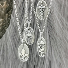 Kettenanhänger Fleur de Lis, recyceltes Silber, handgefertigt