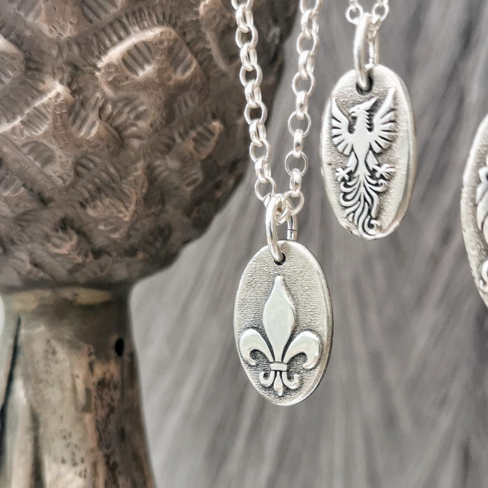 Kettenanhänger Fleur de Lis, recyceltes Silber, handgefertigt