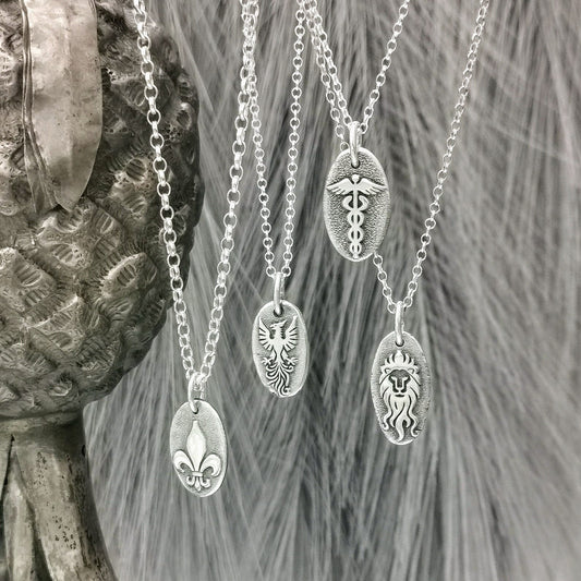 Kettenanhänger Fleur de Lis, recyceltes Silber, handgefertigt