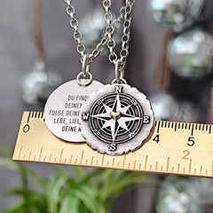 Kettenanhänger "Kompass mit Herz" im RUSTIC STYLE, handgefertigt mit recyceltem Silber