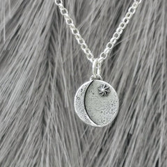 Kettenanhänger "Mond & Sonne" aus recyceltem 925er Silber, handgefertigt in Deutschland