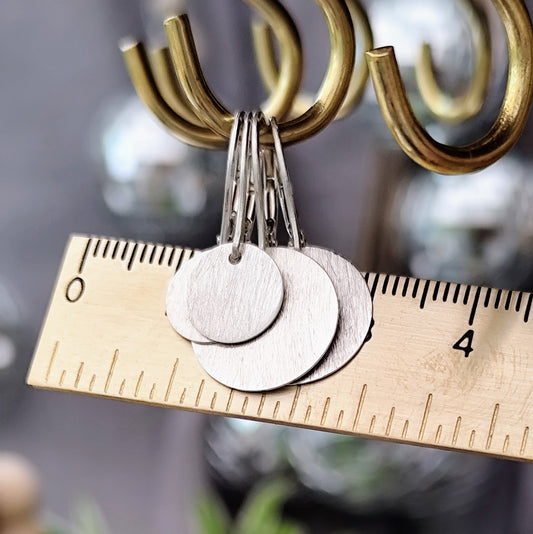 Ohrringe mit Plättchen aus Sterlingsilber, Rückseite gravierbar