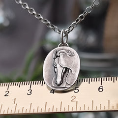 Kettenanhänger "eleganter Pferdekopf" recyceltes Sterlingsilber, handgefertigt