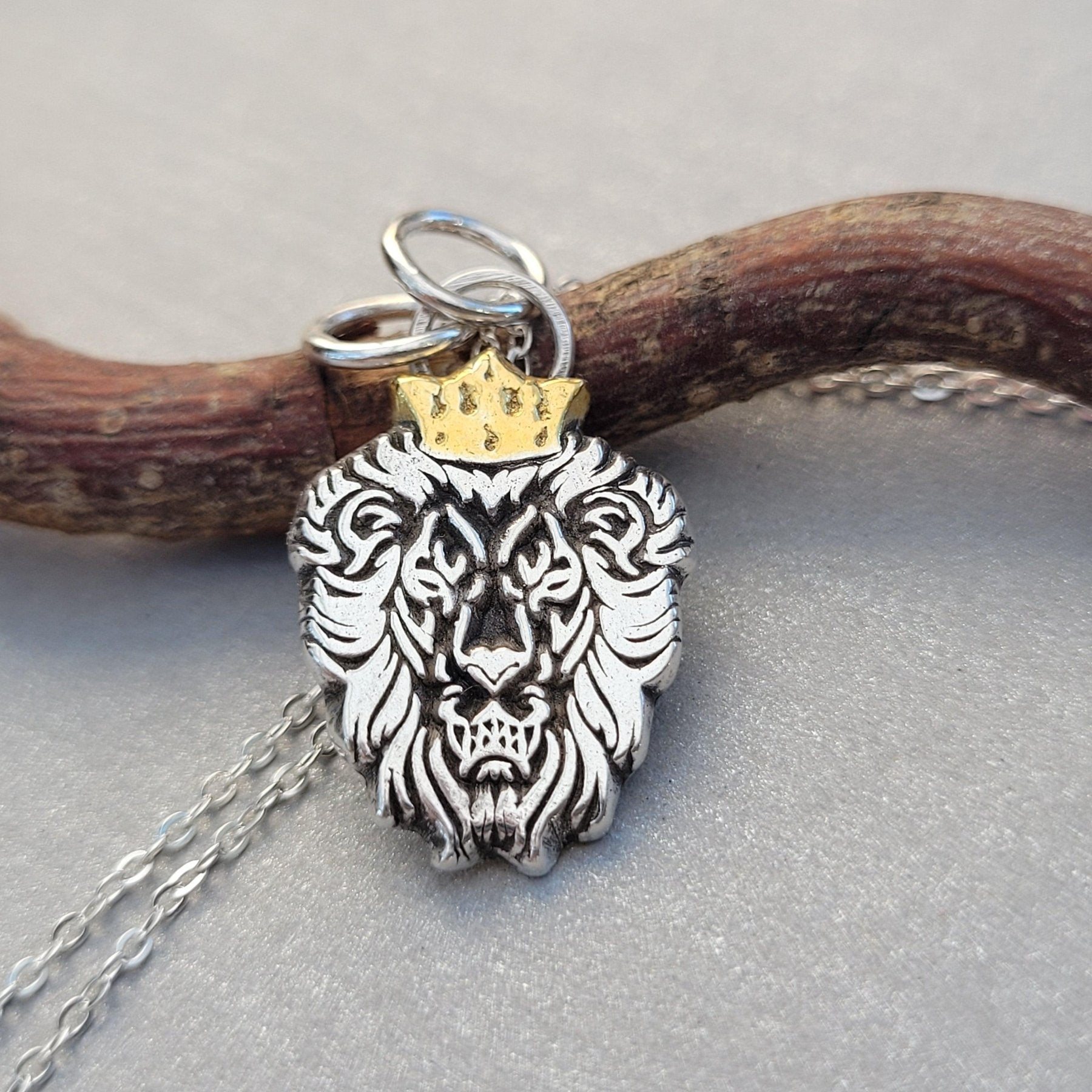 Anhänger "Löwen - König" Bicolor, aus recyceltem Sterlingsilber und 24Karat Gold, handgefertigt - animoART