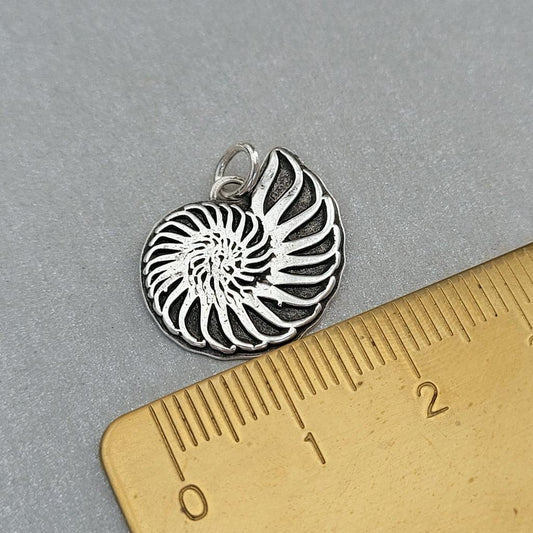 Anhänger NAUTILUS, handgefertigtes Unikat aus recyceltem Silber - animoART