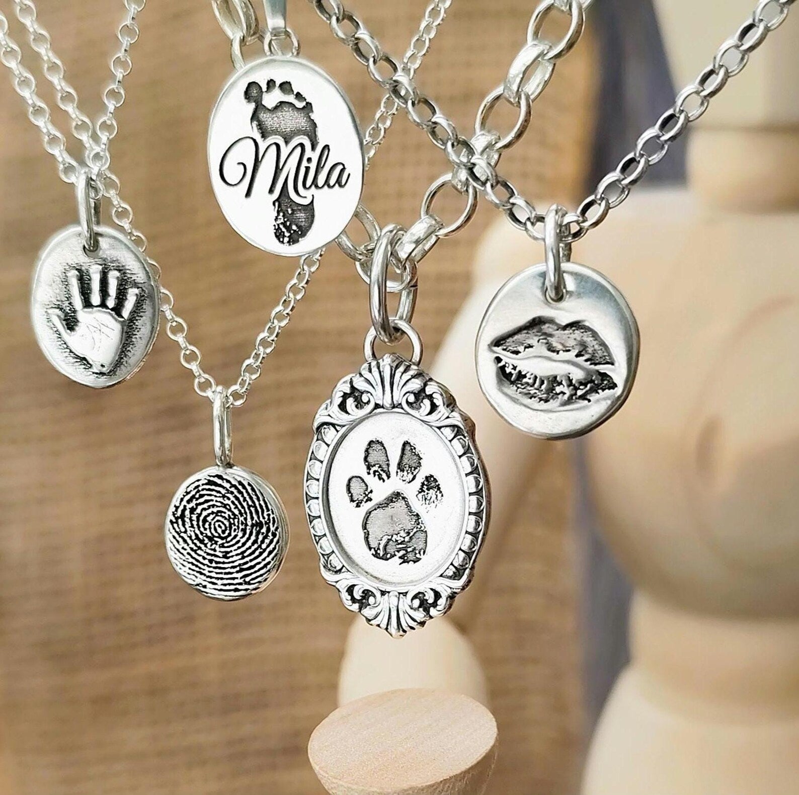Anhänger mit Pfotenabdruck "Frame No2", handgefertigt mit recyceltem Silber